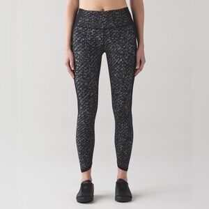 Lululemon Featherlight Tight Iridescent Multi Black / Black Size 4